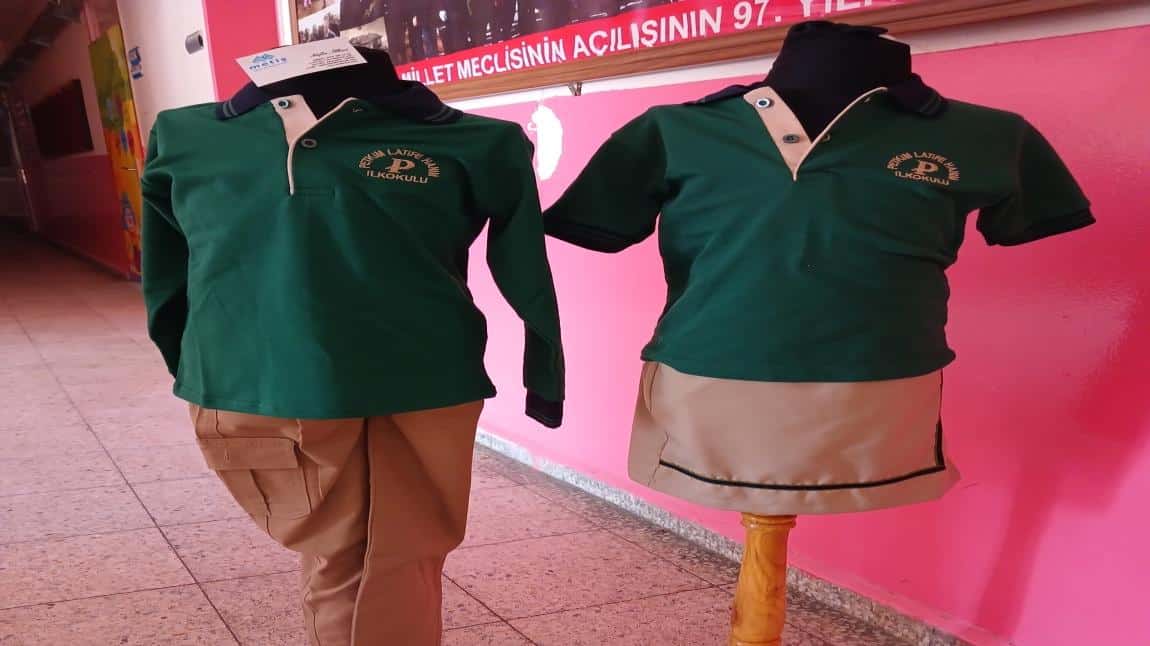 Okul Kıyafetlerimiz